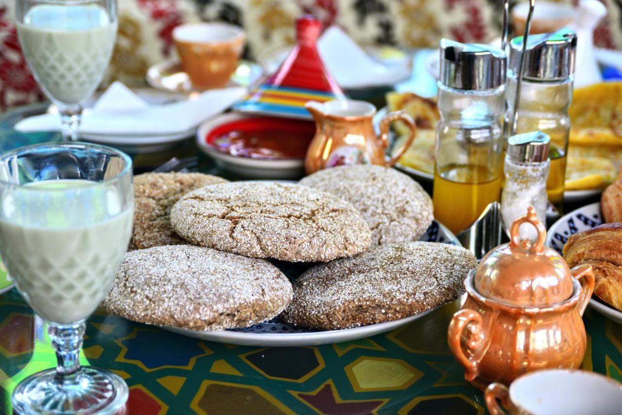 Hotel Riad Razoli Sidi Daoui Rabat Exterior foto